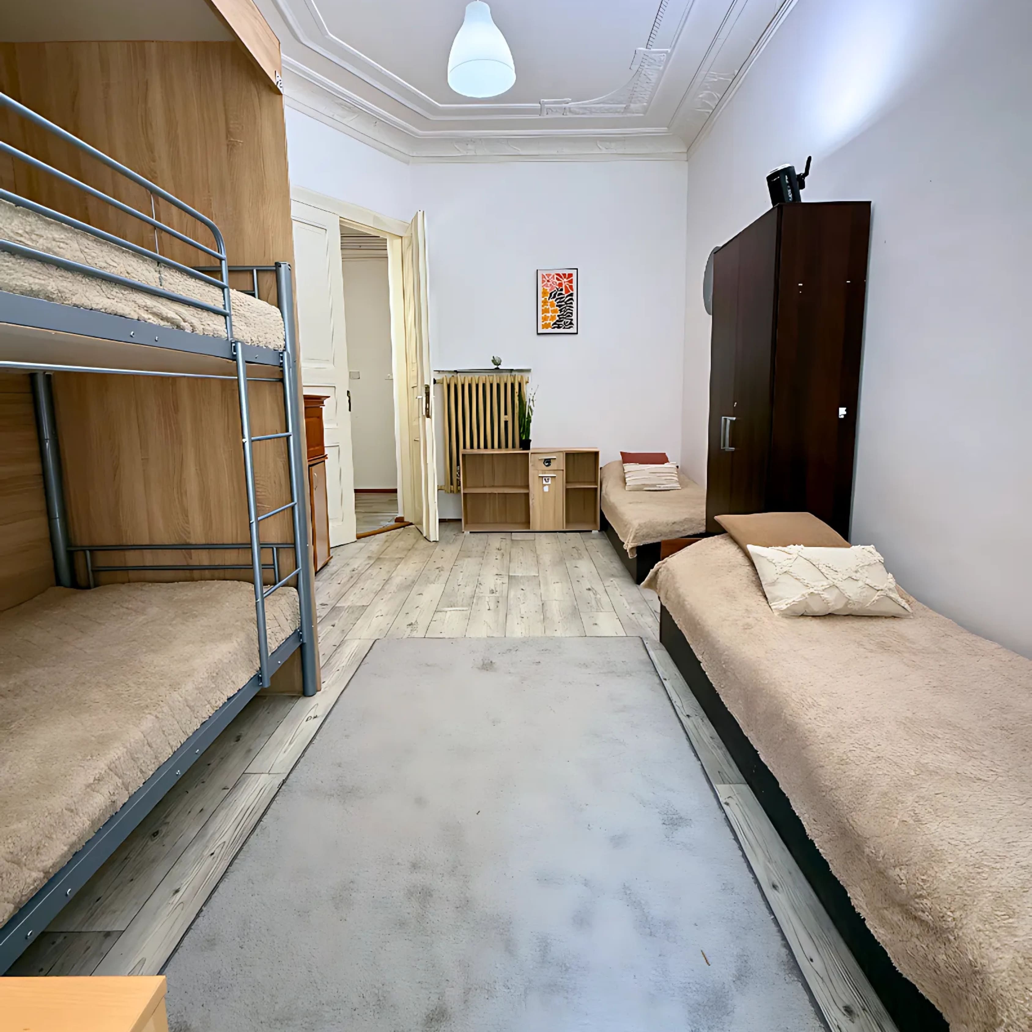 Место в 4+ местной комнате во Вроцлаве