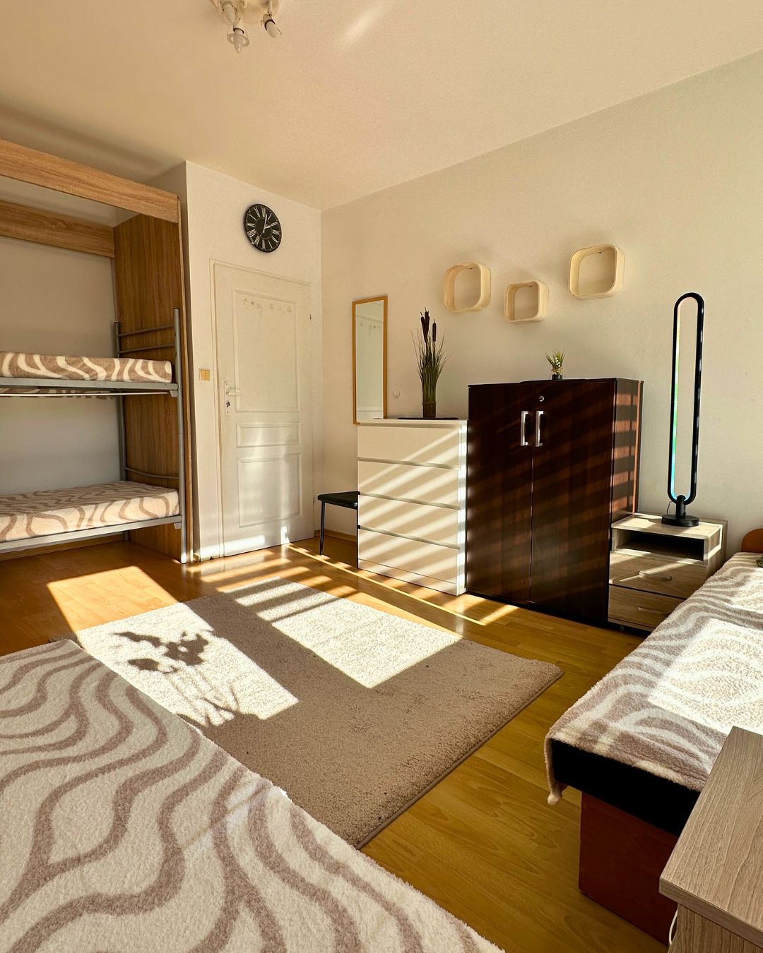 ul. Podróżnicza 26